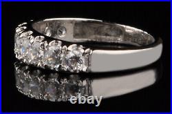 14KT Solid White Gold / Round Shape 1.20Ct With White Accents Women's Band